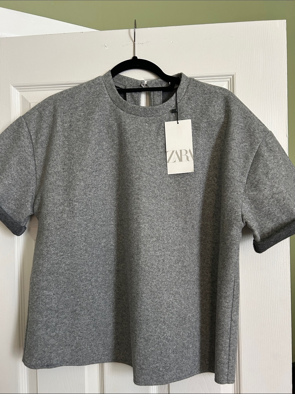Zara Men's Heather Gray Short-Sleeve Crewneck Sweatshirt